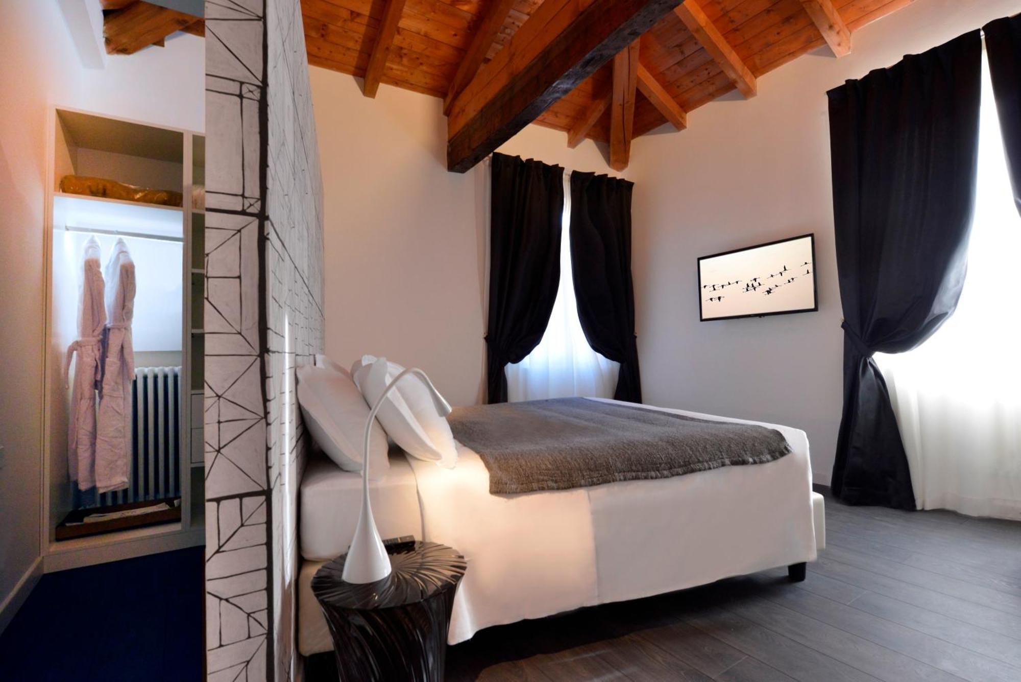 Phi Hotel Bologna Apartments المظهر الخارجي الصورة